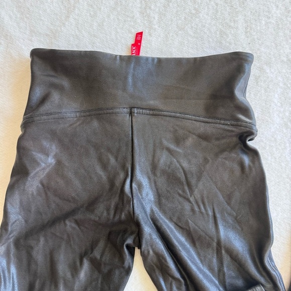 SPANX Faux Leather Look Leggings Black Size M - Picture 9 of 9